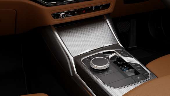 Steptronic Sport transmission BMW 3 Series gran-limousine G28 2021 Steptronic Sport transmission BMW 3 Series gran-limousine G28 2021 close-up centre console