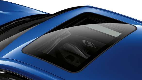 BMW 3 Series, Glass roof. View of the BMW 3 Series from above with a view of the closed glass roof.