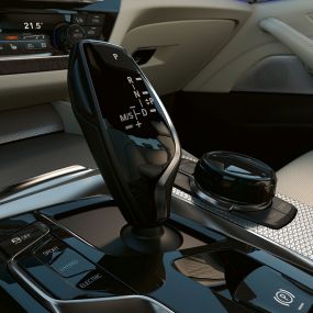 Control elements THE 5 G30 Control elements in high-gloss Black THE 5 G30 Facelift 2020 interior