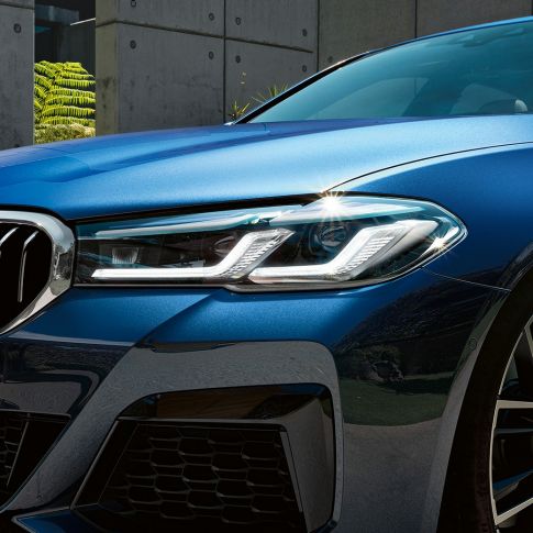 BMW Laserlight THE 5 G30 BMW Laserlight THE 5 G30 Facelift 2020 Phytonic Blue close-up front