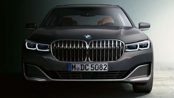 BMW 7 Series Sedan front apron BMW 7 Series Sedan: Front view , close-up of front apron