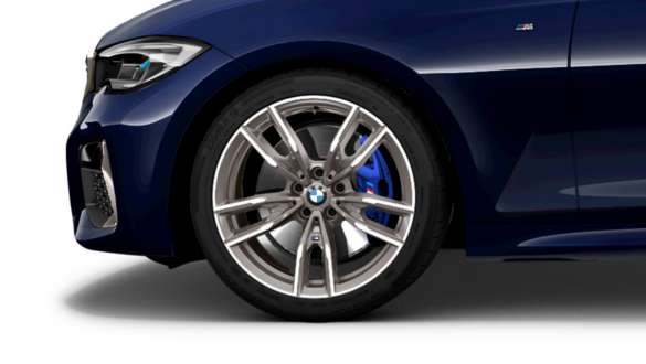 19" M light alloy wheels BMW M340i xDrive Sedan 19" M light alloy wheels BMW M340i xDrive Sedan G20 Sapphire Black metallic close-up view