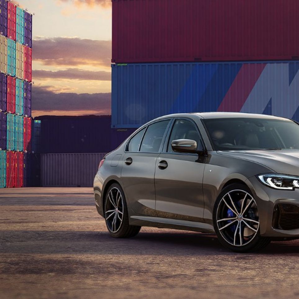 Side view BMW M340i xDrive 50 Jahre M edition Side view BMW M340i xDrive 50 Jahre M edition