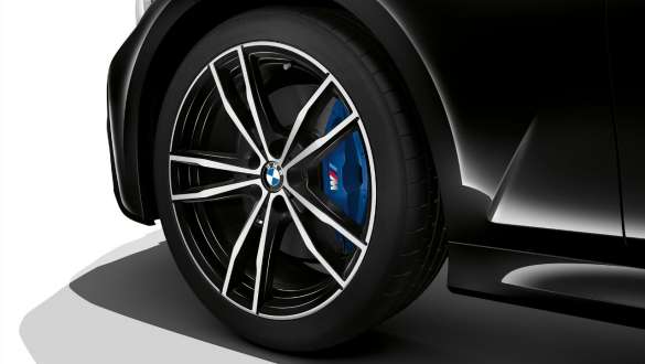 M Sport brake BMW M340i xDrive Sedan M Sport brake BMW M340i xDrive Sedan G20 Sapphire Black metallic close-up view