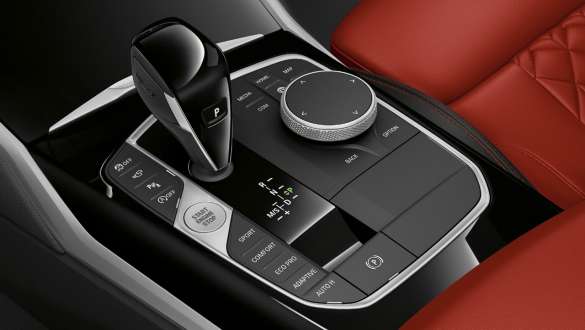 8-speed Steptronic Sport transmission BMW M340i xDrive Sedan 8-speed Steptronic Sport transmission BMW M340i xDrive Sedan G20 Sapphire Black metallic close-up view