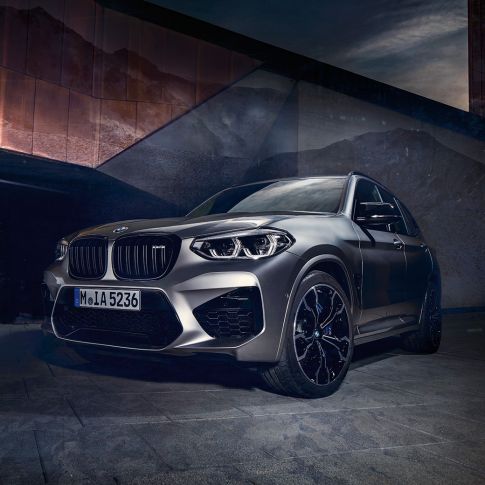 BMW X3 M, three-quarter front view. BMW X3 M in Donington Grey metallic, exterior, three-quarter front view.