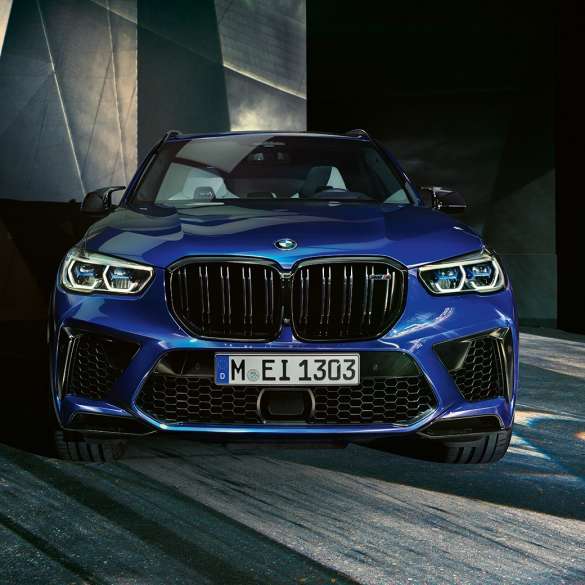 Exterieur design BMW X5 M Competition Exterior design BMW X5 M Competition F95 2020 Marina Bay Blue metallic front view