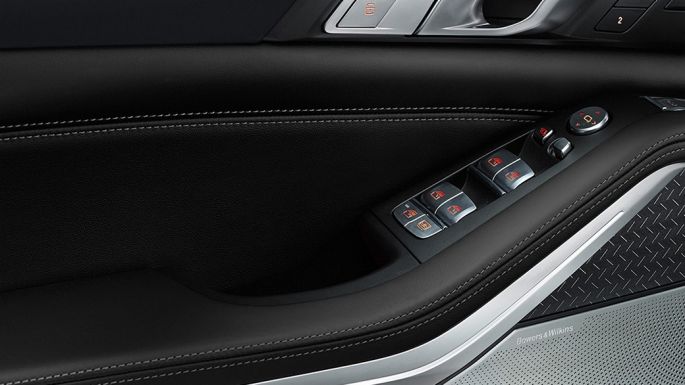 BMW X7 Dark Shadow Edition BMW X7 Dark Shadow Edition