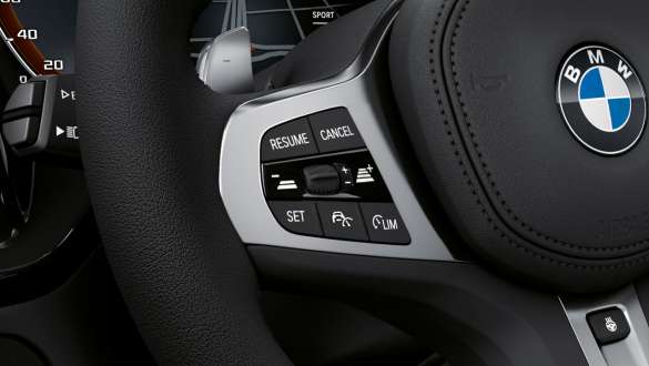 BMW Z4 Roadster (G29) Active Cruise Control Steering wheel of the BMW Z4 Roadster (G29) with buttons