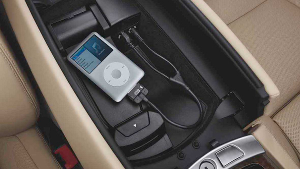 BMW USB adapter for Apple iPhone/iPod