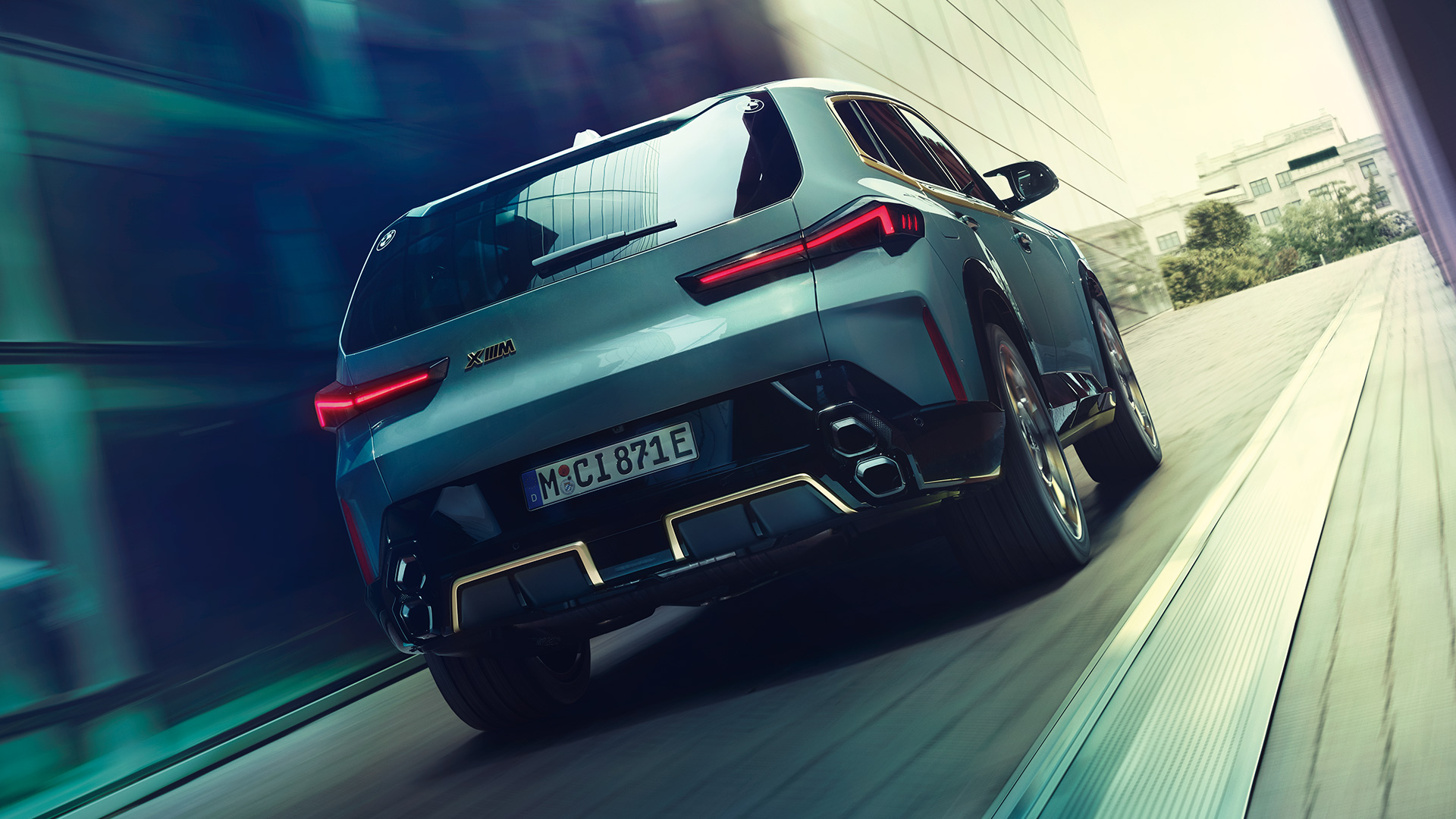 DISCOVER THE EDGE OF YOUR WORLD