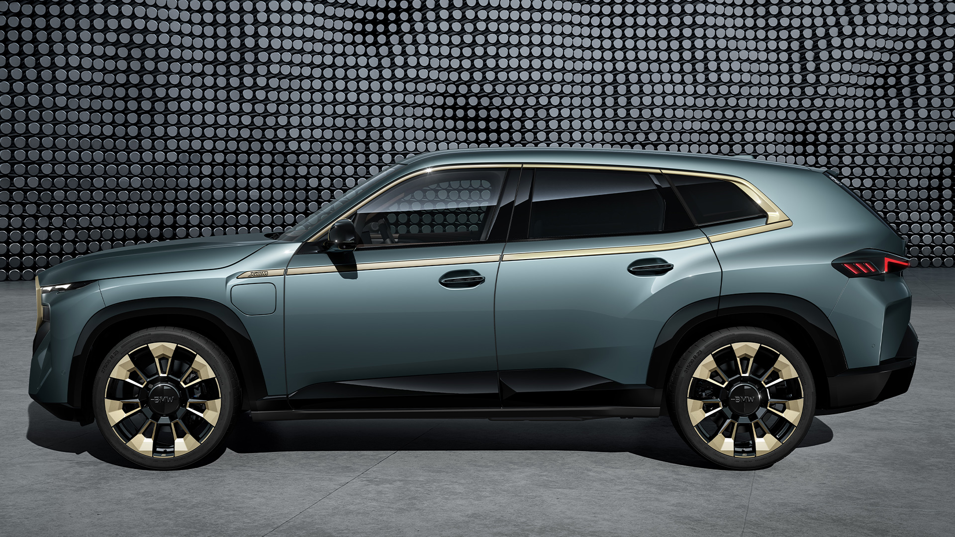 The most powerful SUV ever produced by BMW M The most powerful SUV ever produced by BMW M