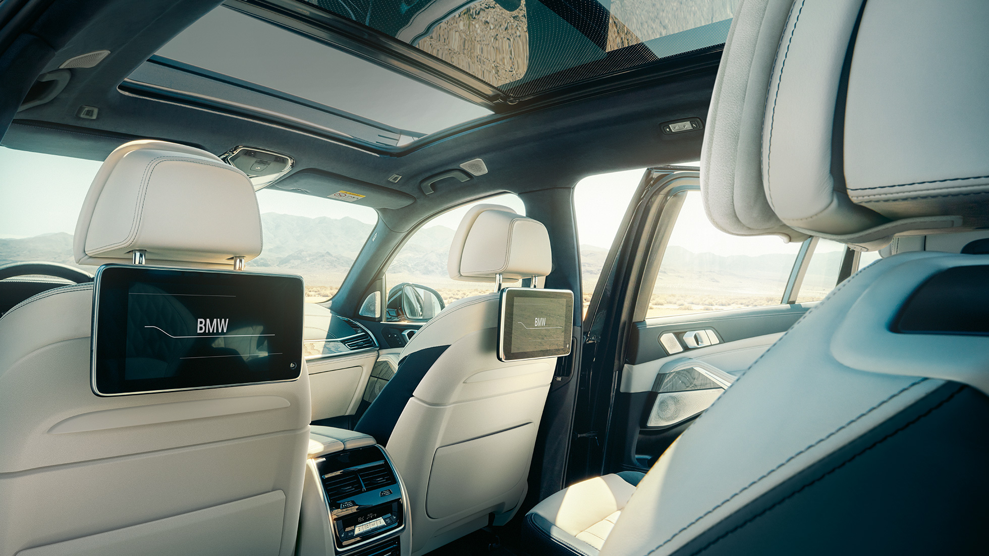 BMW X7 interior BMW X7 interior: perspective from the third row of seats