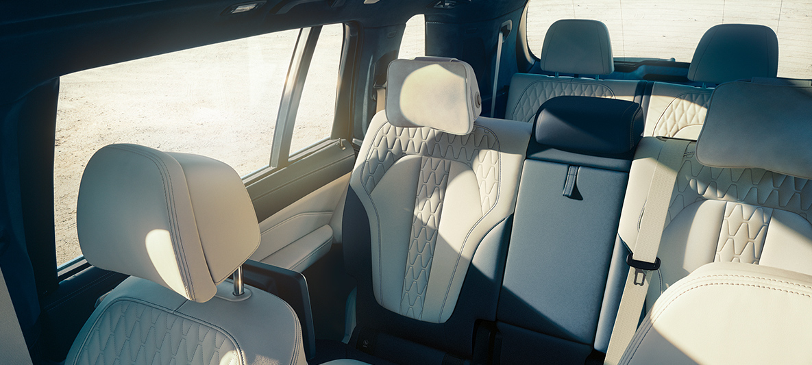 BMW X7 seats Oblique top view of the seven seats of the BMW X7