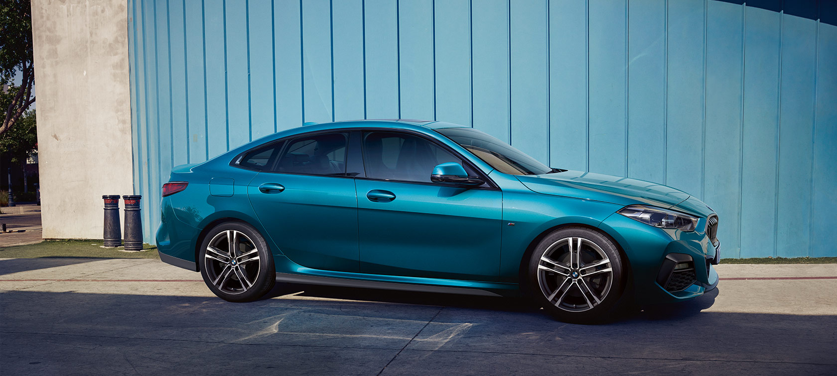Offers and services for the BMW 2 Series Gran Coupé Offers and services for the BMW 2 Series Gran Coupé Snapper Rocks Blue metallic F44 side view