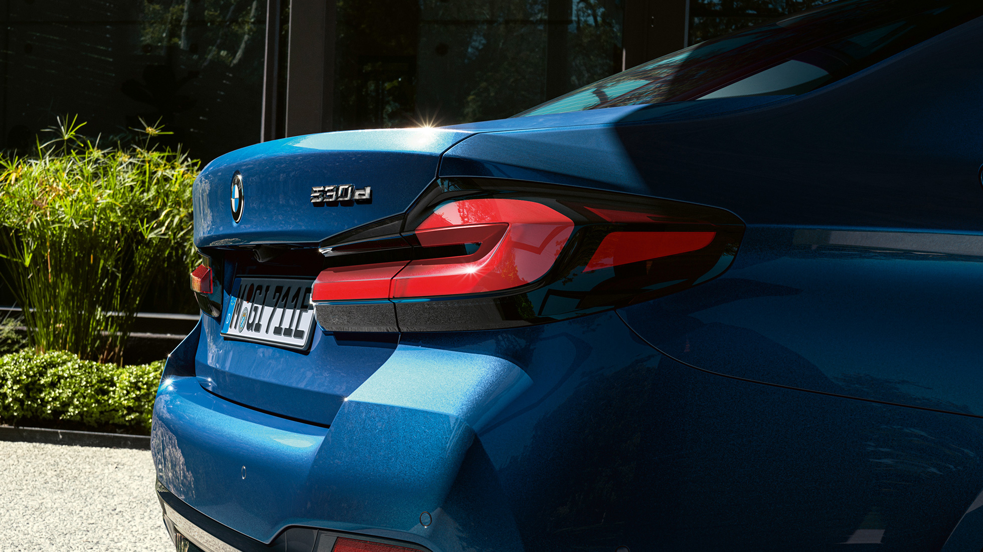 3D shaped rear lights THE 5 G30 3D shaped rear lights THE 5 G30 Facelift 2020 Phytonic Blue close-up rear