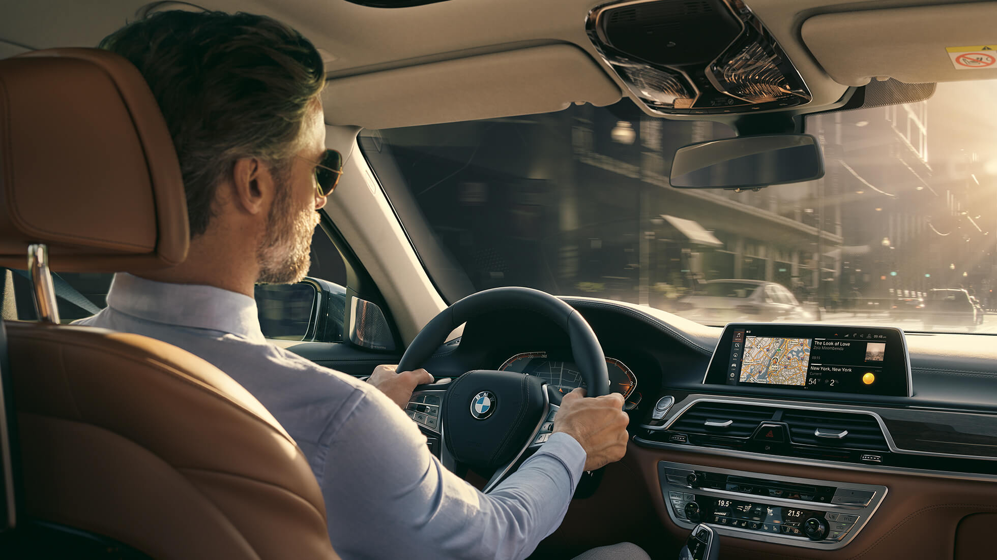 BMW Operating System 7.0 BMW 7 Series Sedan: BMW Operating System 7.0 on Control Display