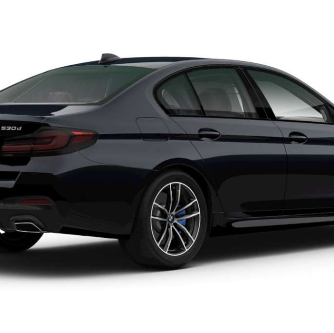 BMW 5 Series Sedan 520d xDrive G30 2020 M Sport package in Alpine White three-quarter rear view