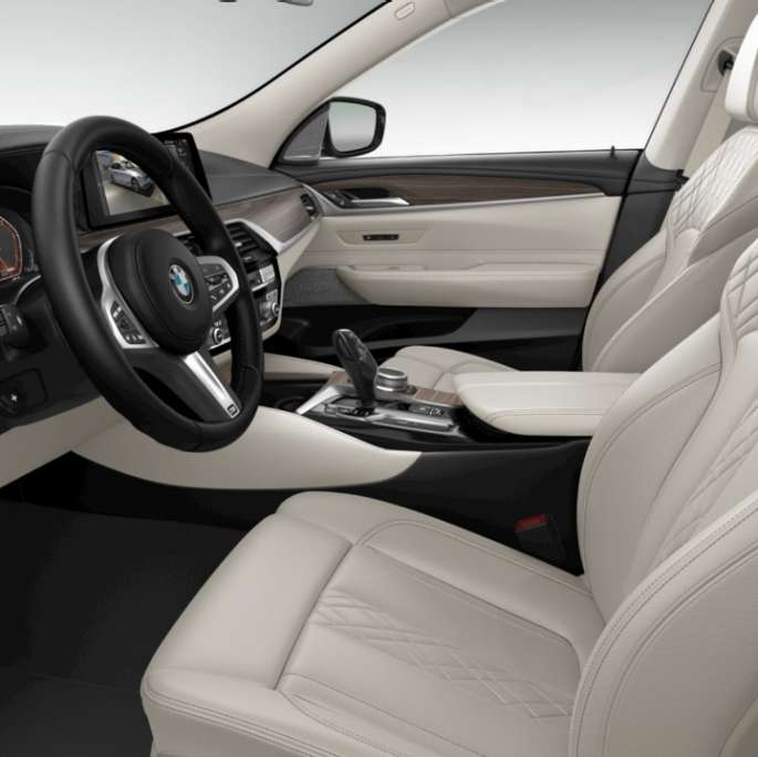 Upholstery in Exclusive Leather ‘Nappa’ Ivory White BMW 6 Series M Sport package interior 