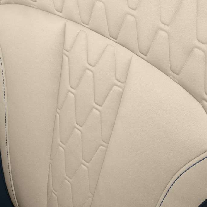 Close-up of the polster design of the BMW X7 with Design Pure Excellence features