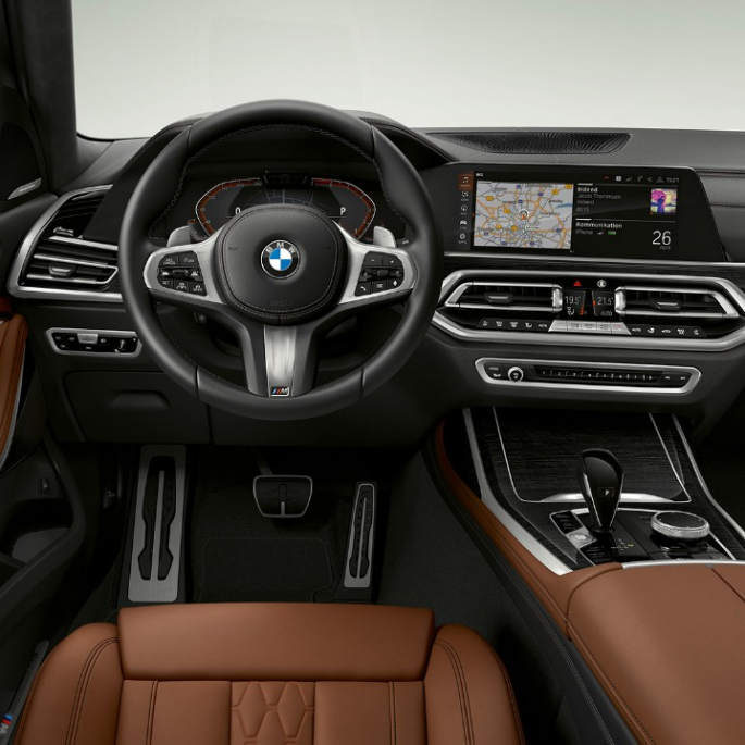 BMW X7, BMW Individual X7 40i xDrive side view Side view of the BMW X7 with BMW Individual X7 40i xDrive features